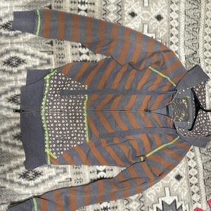 Zip up hoddie loved this jacket